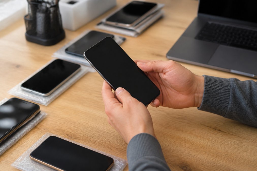 Is It Safe to Buy Refurbished Phones Online? 2026 Guide