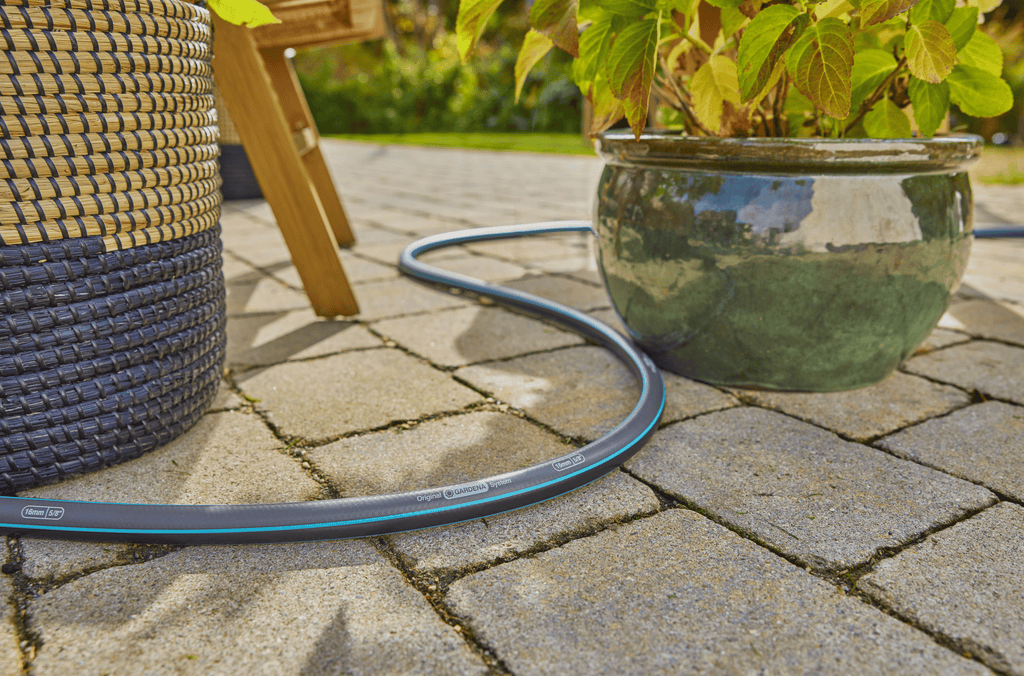 Garden Hose 30m 100ft. 5/8 X-Flow, provides flexible & reliable irrigation