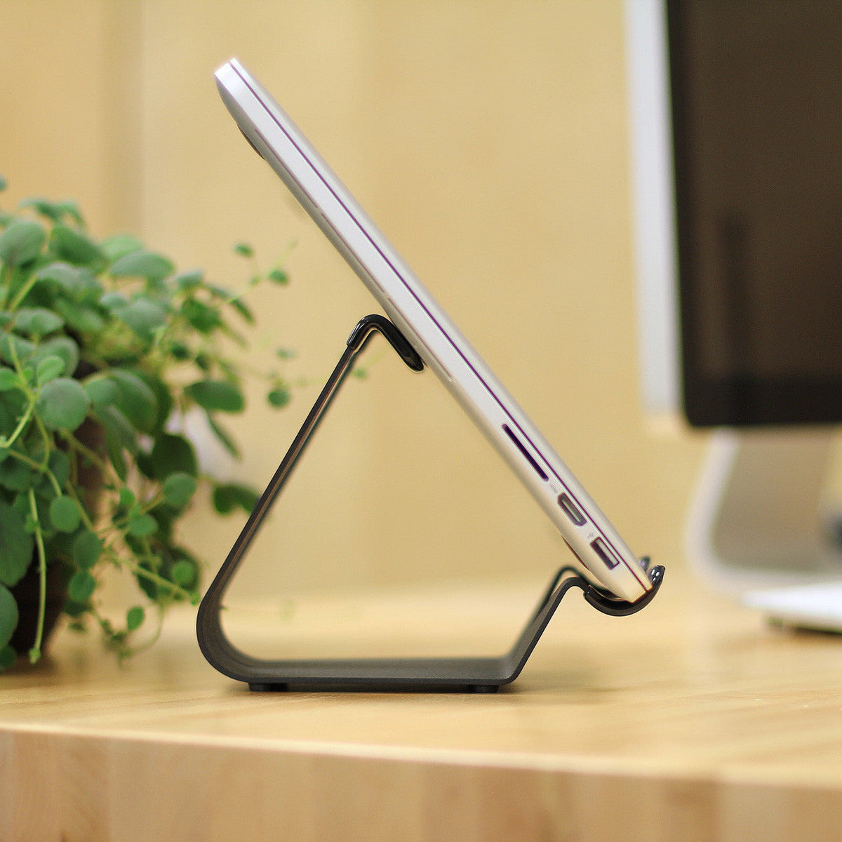 Stabile Simplex Compact Fixed-Angle iPad Stand