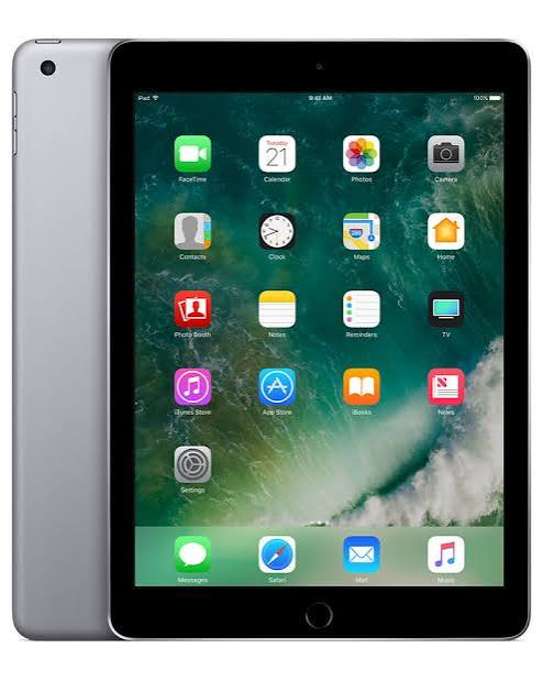 Apple iPad 5 – 9.7" Display, 32GB, Wi-Fi - Refurbished